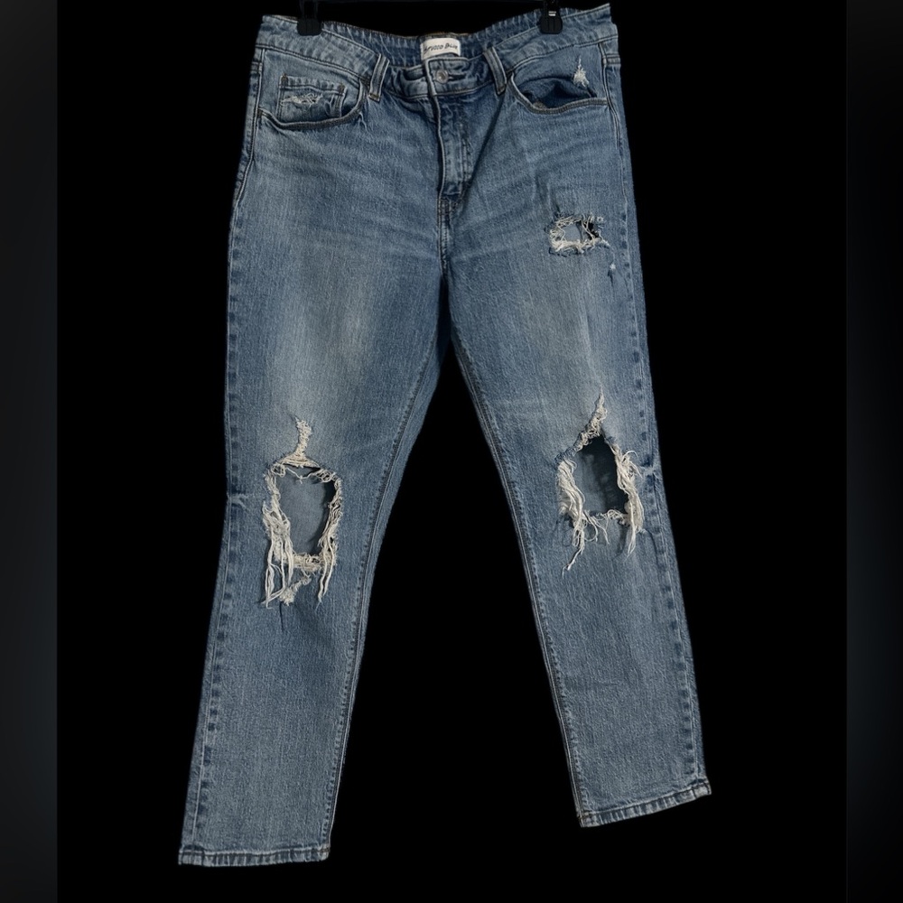 Studio Blue Women's Distressed Straight Leg Jeans Size 31 High Rise Denim